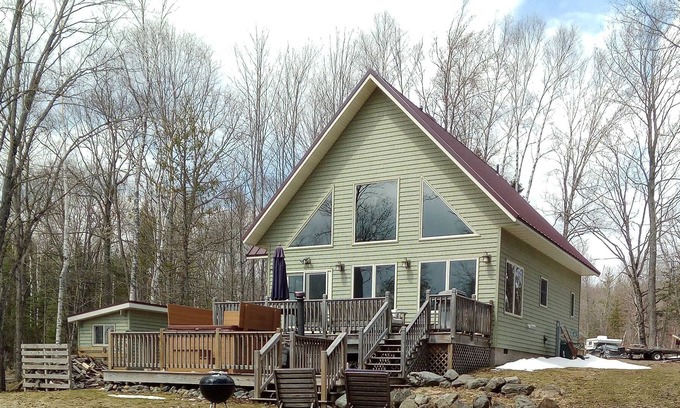 Covington Cabin | Cynic's Cove - A lakefront hideaway deep in the northern forest.