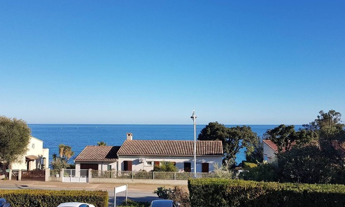 Solenzara Apartment | CYSTE- 4 PERS-SEE VIEW