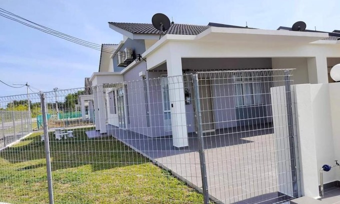 Sungai Pelek House | D'Areca Muslim Homestay