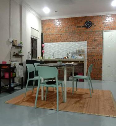 Kusial House | D GARDEN HOME STAY