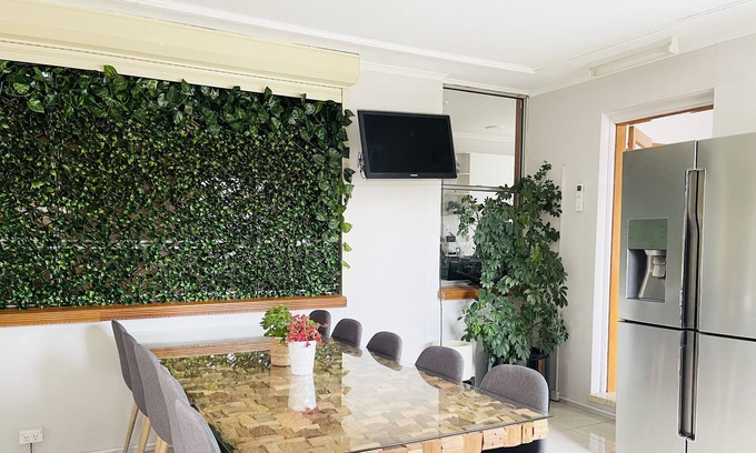 Maidstone House | D131 The Splendid Mitchell Stay