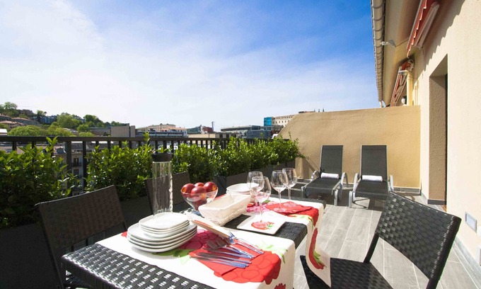 San Sebastian Centro Apartment | Da Vinci | The Rentals Collection