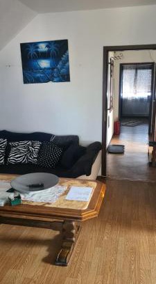 Walldorf Apartment | Dachgeschoss Wohnung mit Balkon