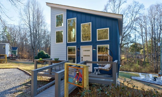 Dahlonega House | Dahlonega Gold Rush Tiny House *King Bed*