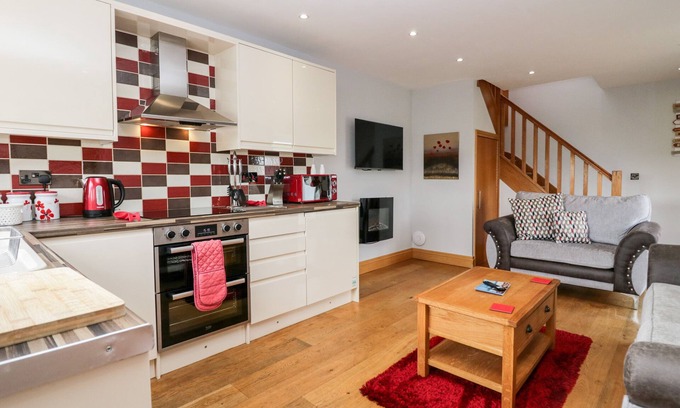Newland Near Ulverston Cottage | Daisy Cottage
