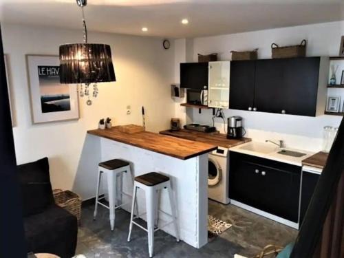 Anatole France Danton Apartment | Dalikyda Le Duplex Tropical