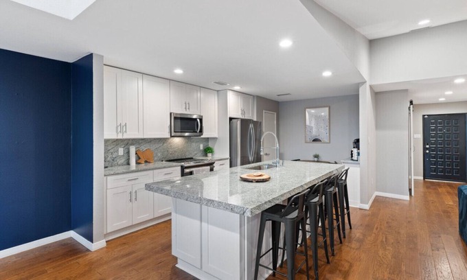 Northwest Dallas House | Dallas Retreat: Modern Amenities