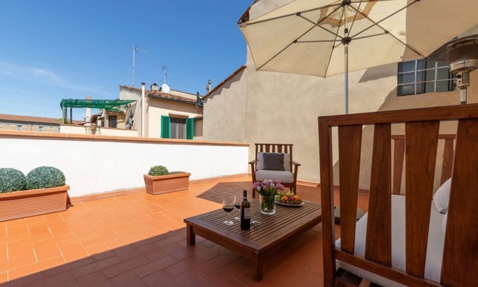 Duomo Apartment | Damasco penthouse with terrace near the Duomo