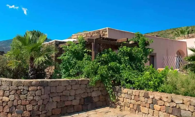 Pantelleria Apartment | Dammuso Mill