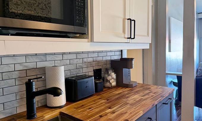 Riverdale Apartment | Danforth Hotel Suite #3 - Two Bedroom Suite at Broadview & Danforth