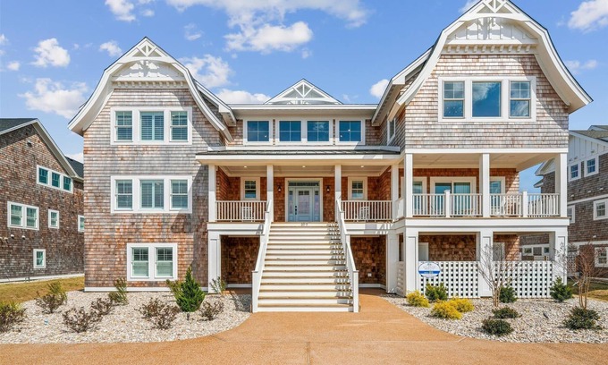 Colington House | Daniels - Brand New Luxury Oceanfront Home