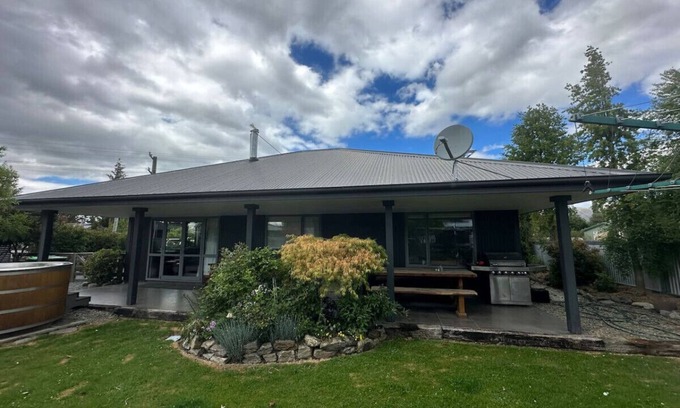 Twizel House | Dark Sky Twizel on Simons Street
