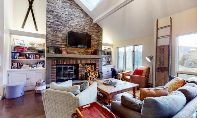 West Hartford House | Dartmouth Place Retreat