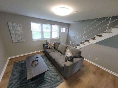 Joslyn Castle Apartment | Davenport Dwellings-Newly furnished 3bd 2ba