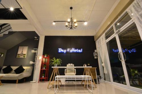 Ang Sila House | Day II Hotel