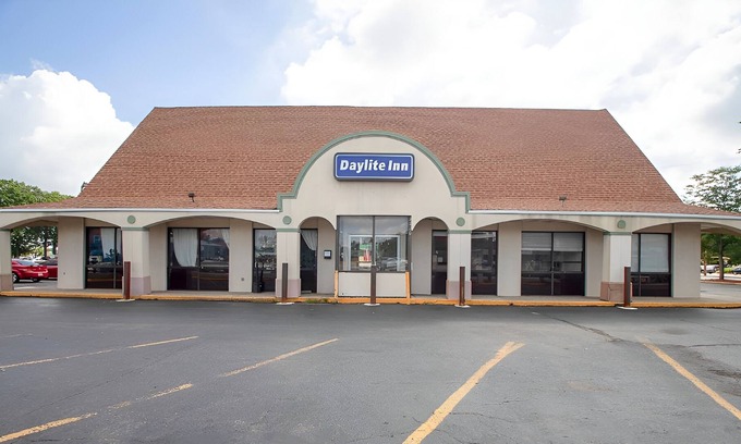 Elkhart Hotel | Day lite inn