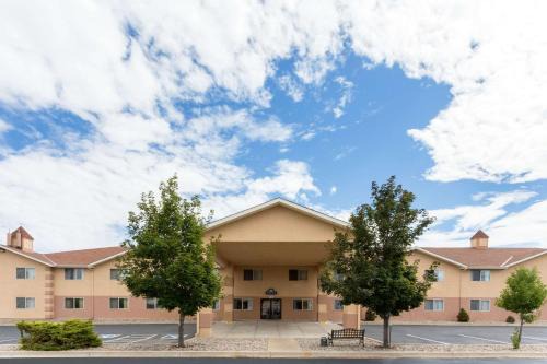 Southeast Colorado Springs Hotel | Days Inn by Wyndham Colorado Springs Airport