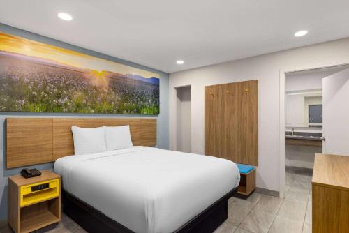 Bakersfield Hotel | Days-Inn by Wyndham Bakersfield