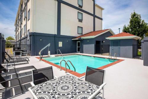 Baton Rouge Hotel | Days Inn by Wyndham Baton Rouge I-10