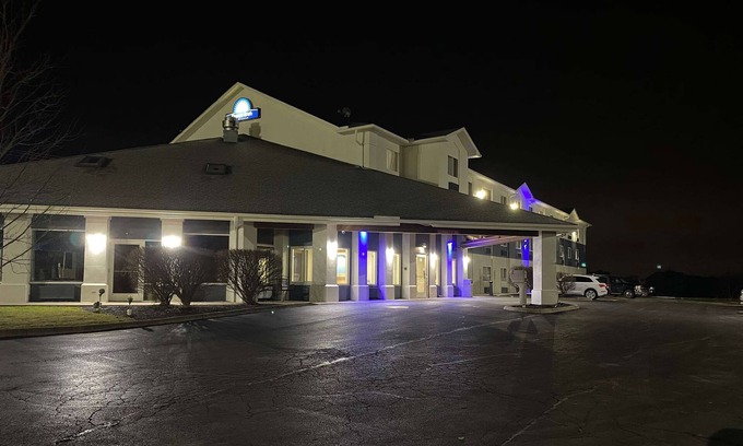Batavia Hotel | Days Inn by Wyndham Batavia Ohio