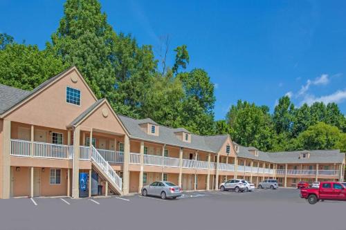 Canton Hotel | Days Inn by Wyndham Canton