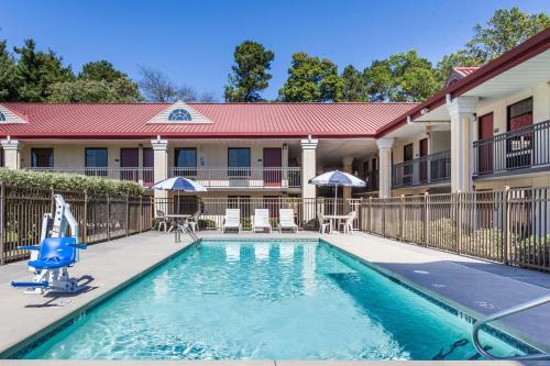 Dalton Hotel | Days Inn by Wyndham Dalton