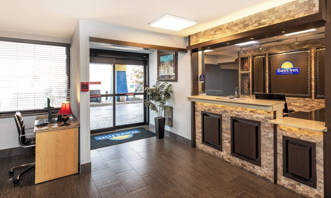 Fort Smith Hotel | Days Inn by Wyndham Fort Smith