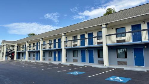 Lexington Hotel | Days Inn By Wyndham Lexington-Columbia