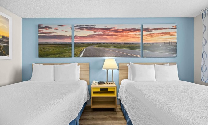 Lost Hills Hotel | Days Inn by Wyndham Lost Hills