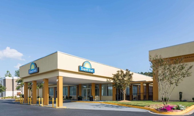 Madison Hotel | Days Inn by Wyndham Madison