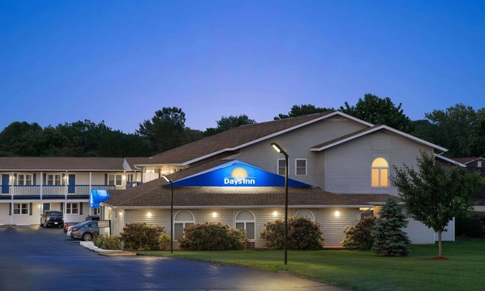 Middletown Hotel | Days Inn by Wyndham Middletown/Newport Area