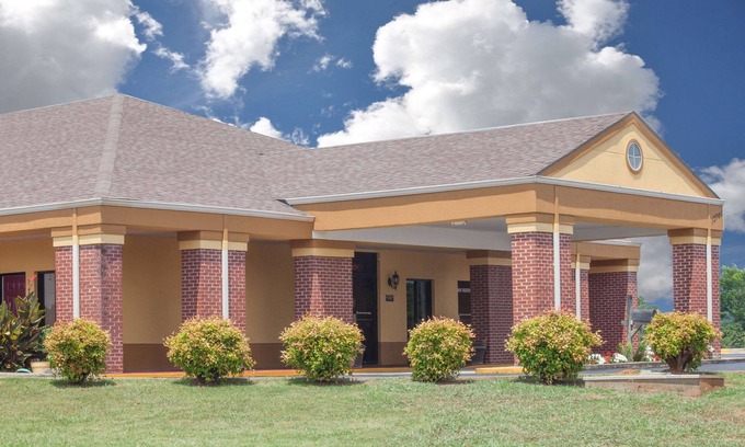 Moulton Hotel | Days Inn by Wyndham Moulton