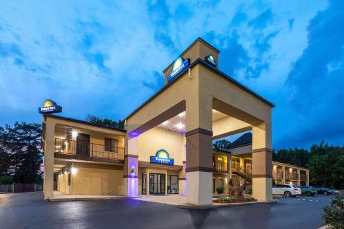 North Little Rock Hotel | Days Inn by Wyndham North Little Rock Maumelle
