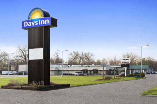 Rock Falls Hotel | Days Inn by Wyndham Rock Falls