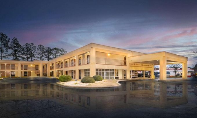Stone Mountain Hotel | Days Inn by Wyndham Atlanta Stone Mountain