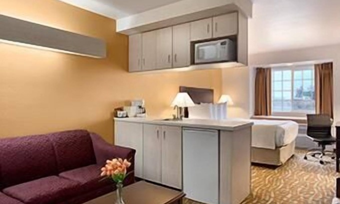 Airway Heights Hotel | Days Inn & Suites by Wyndham Spokane Airport Airway Heights