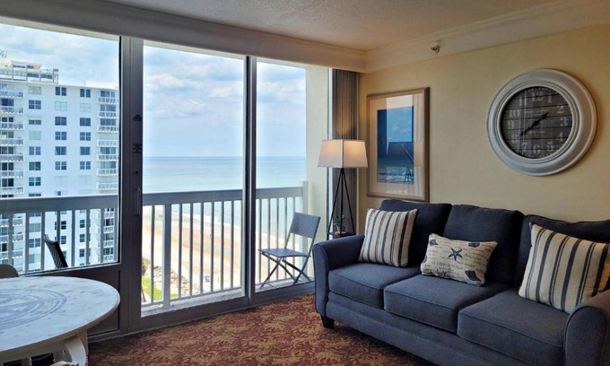 Ortona Park House | Daytona Beach Resort Unit #1215