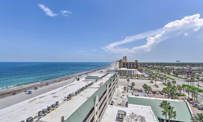 Ortona Park Apartment | Daytona Beachfront Condo w/Ocean View