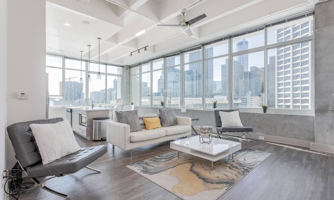 SoNo Condo | Dazzling Downtown City View Condo