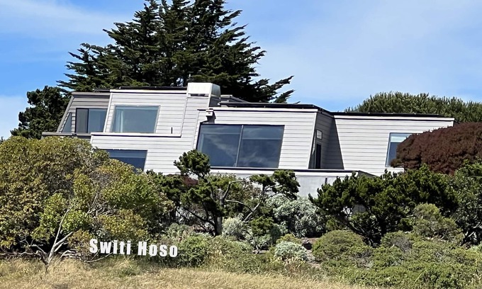 Bodega Bay House | Dazzling Luxury Ocean views, Hot Tub, Golf, AC, Theater, Chef Options @SwitiHoso
