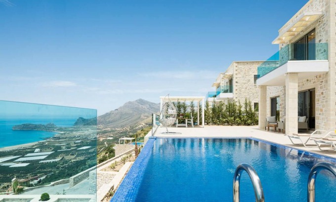 Zerviana Villa | Dazzling Villa for 7 guests overlooking Phalasarna Beach