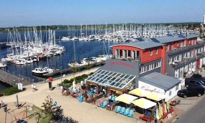 Fehmarn Apartment | Comfortable vacation apartment with balcony and parking space near the south beach on Fehmarn