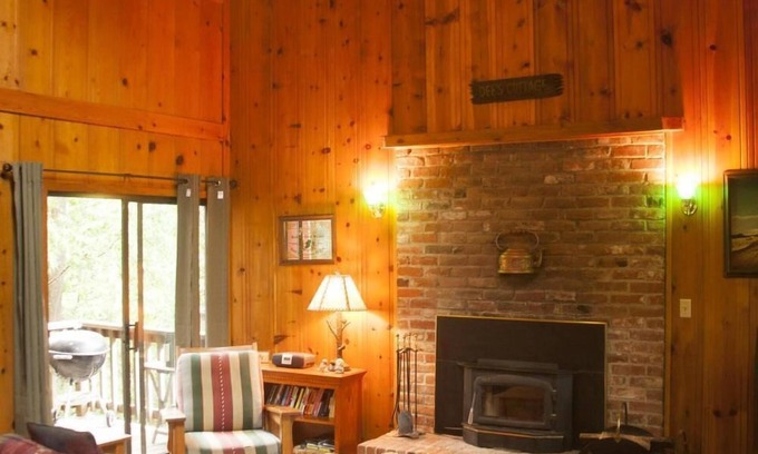 Guerneville Cabin | De's Cottage on the River, A Quiet Getaway from the Everyday World