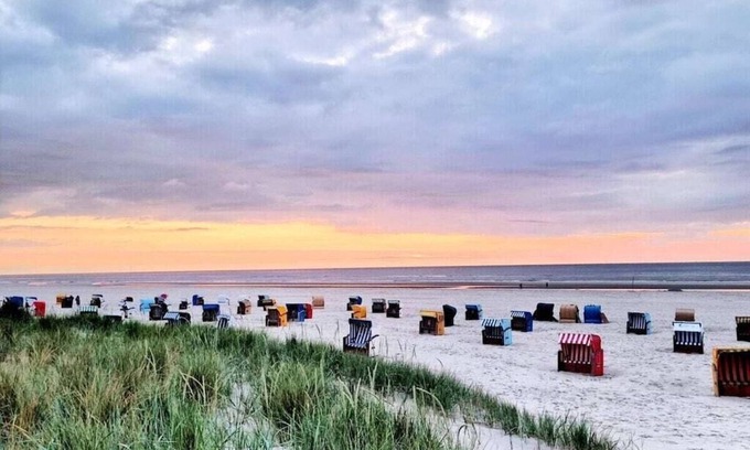 Loog House | De Seekobb -Beachgoers