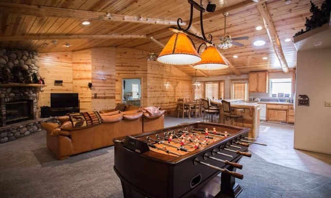 Summit Estates Cabin | DeCarlo House Big Bear Lake
