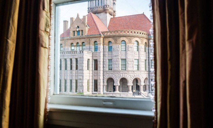 Decatur Bed & Breakfast | Decatur CourtHouse Suites