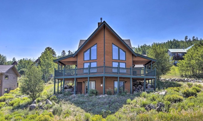 Innsbruck Val Moritz House | Deck, Bar and Mtn Views Grand Granby Retreat!