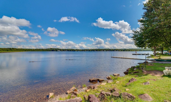 Albrightsville Cabin | Deck, Fire Pit & Pool Access: Pennsylvania Home!