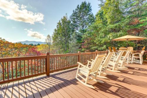 Unaka House | Deck, Grill and Mtn Views Warne Getaway!