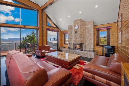 East Jindabyne House | Deepwater - 68 Kunama Drive